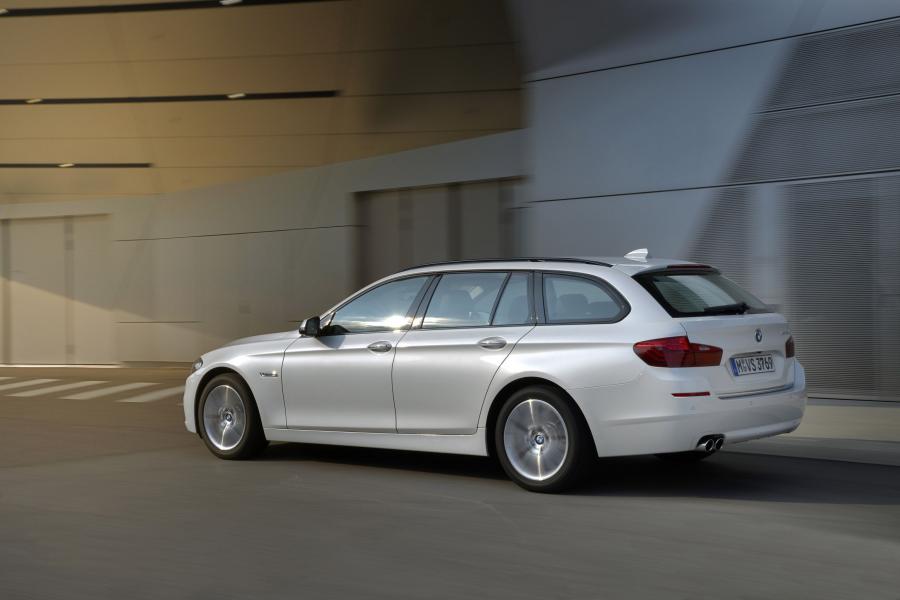 BMW 520d Touring 2014 года  (фото 31 из 46)